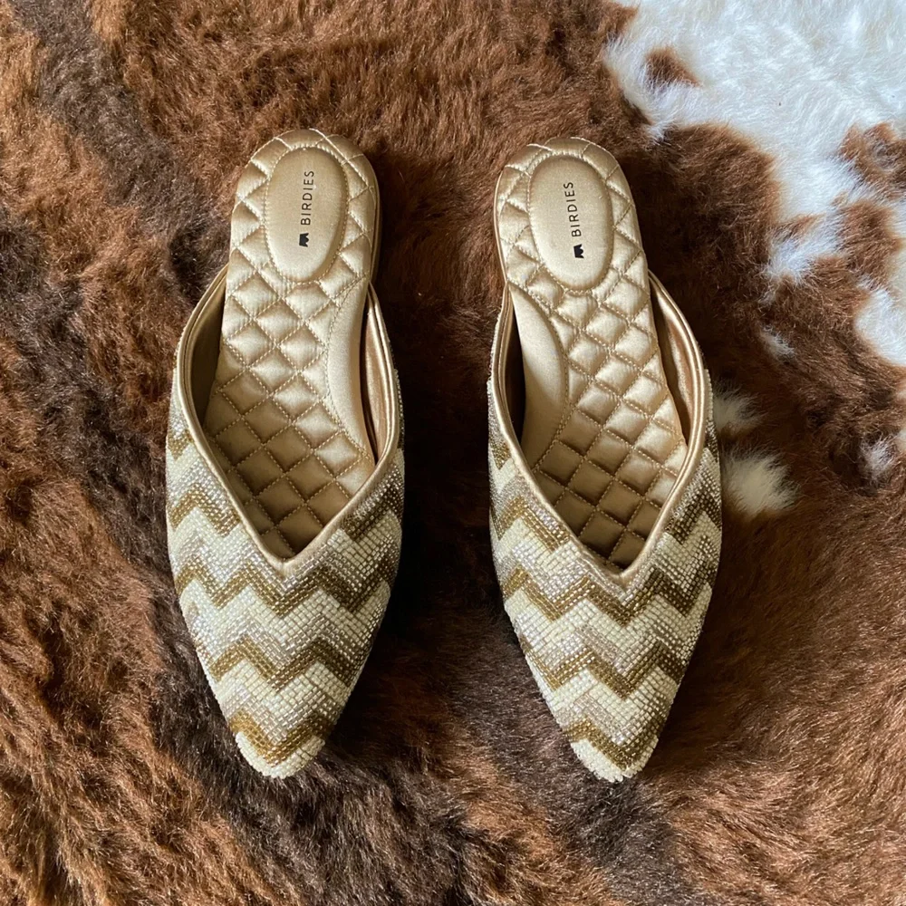 Birdies The Swan Gold White Champagne Chevron Holiday Almond Toe Mules size 7 - Picture 3 of 10